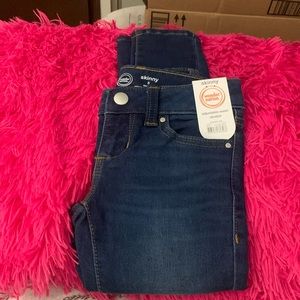 Size 5 skinny leg jeans.